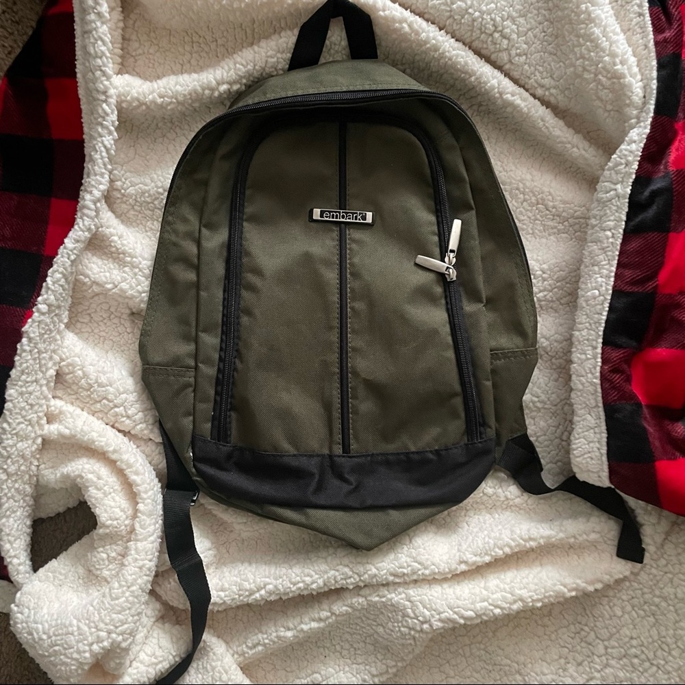 Embark backpack small green